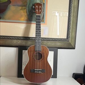 Ranch Concert Ukulele UK-23